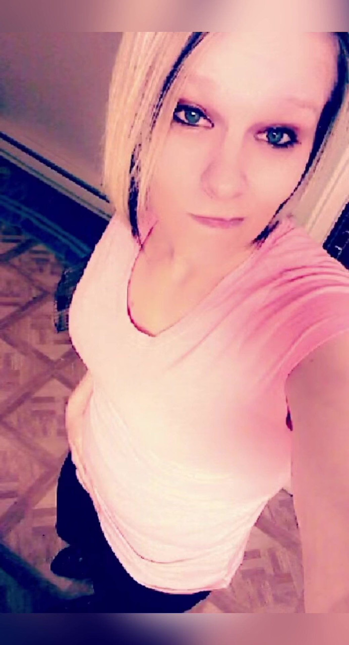 cum2mybeautifulwife3: 精液荡妇人妻那被摧残的松散阴户张开