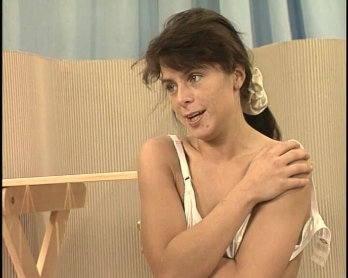 YOUR FIRST PORN: Femei foarte timide la casting