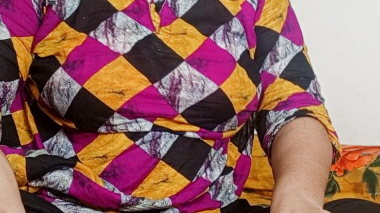 Nadiyabd: Stor styvsyster, säg att jag ska knulla dig utan att...