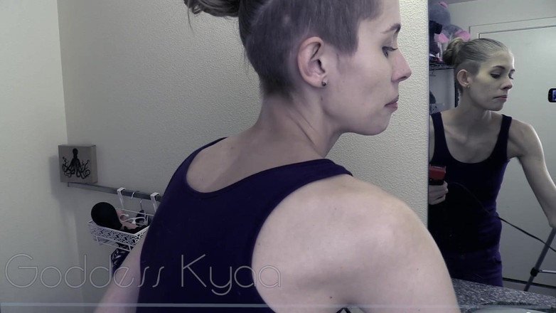 Kyaa Chimera: Жужужу мою побритую сбоку