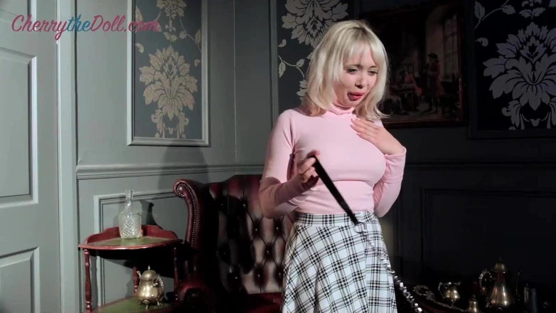 Cherry The Doll: Pirralha do olho de verme