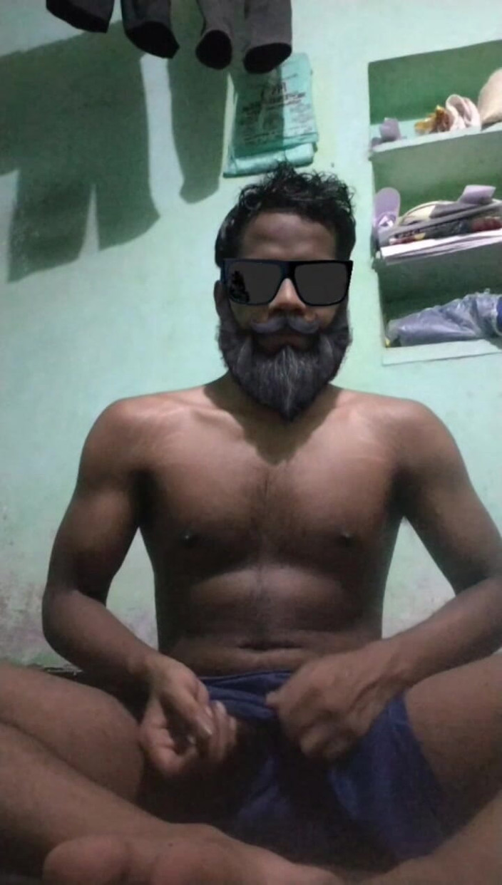 Desi Tits: Desi Man ครั้งแรก