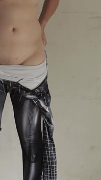 NAJNOWSZE WIRUSOWE INDO PORNO, SPIDERMAN COSPLAYER ZOSTAJE NAWET UŻĄDLONA AŻ DO KROCZA W CIPCE