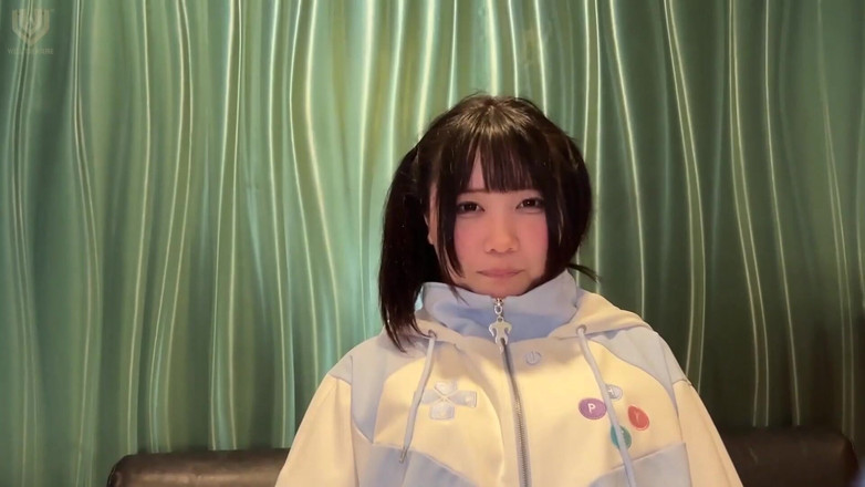 Japonica study book: JK berpayudara besar berekor berkembar berambut hitam. Mentah dalam pakaian...