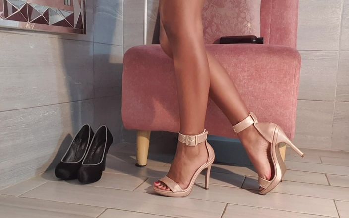 Aron-Alexa: Worship Her Feet
