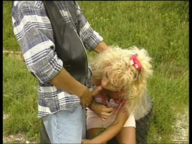 Lucky Cooch: Small tit blonde bitch banged outdoors passionately