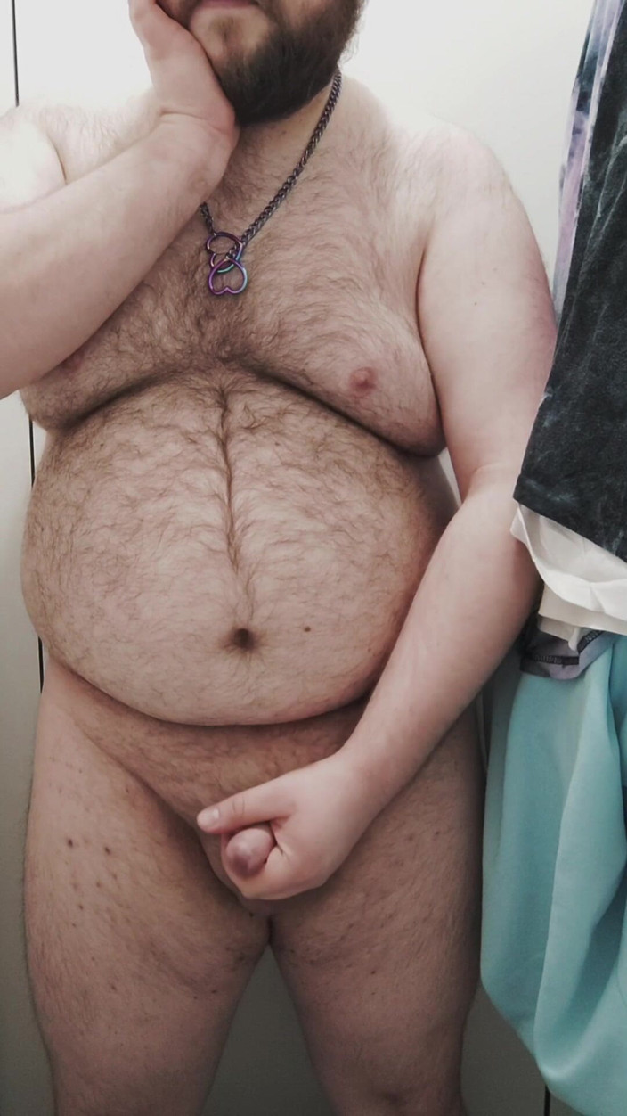 BearPup Akuma: Fat Bear Se Masturba En El Váter Y Se Lame...
