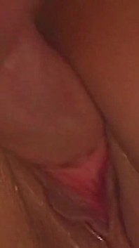 Blonďatá MILF jezdí divoce k orgasmu