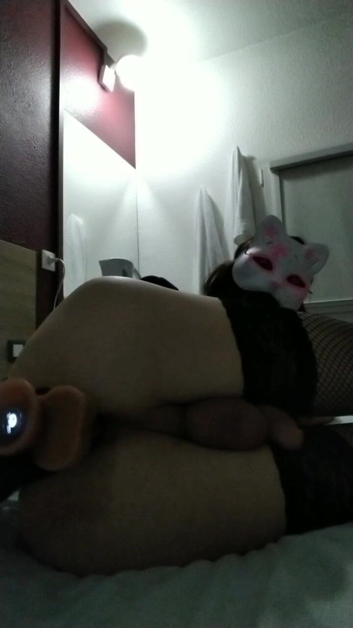 Alicia: Très Bonne Séance Anal Au Gode Avant D'aller Au Lit