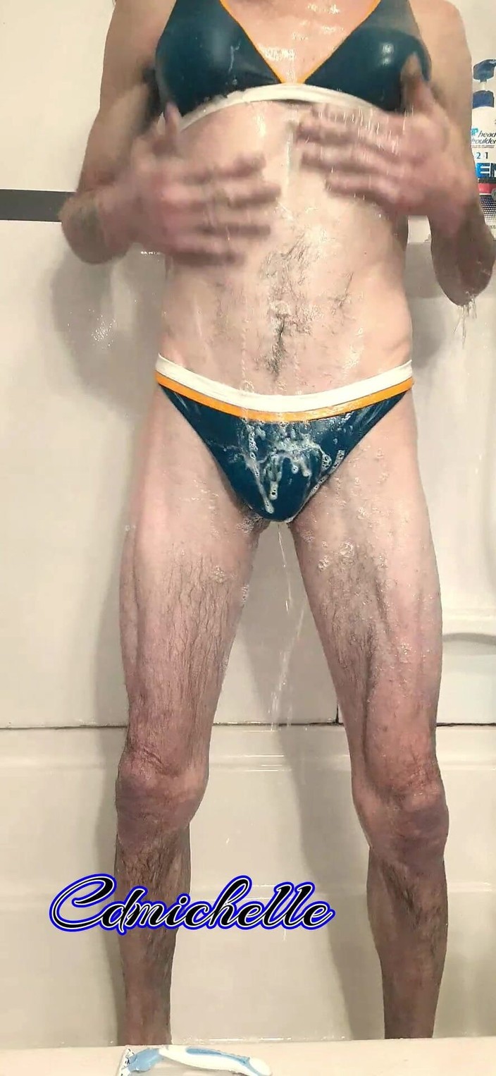 Crossdressers Cd Michelle wearing sexy lingerie: क्रॉसड्रेसर cdmichell नीला टू पीस स्विमसूट पहने हुए