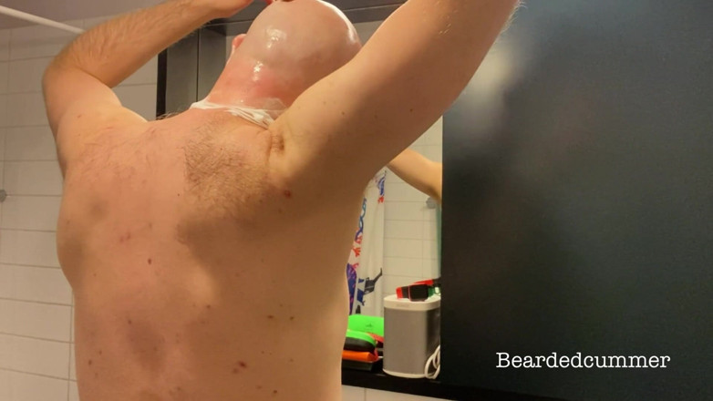 Beardedcummer: Stepdaddy bear shaves his bald head, no cum