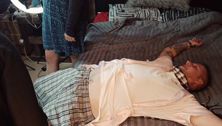 MysticBella: A quatro com Penetração dublada em quarto de hotel