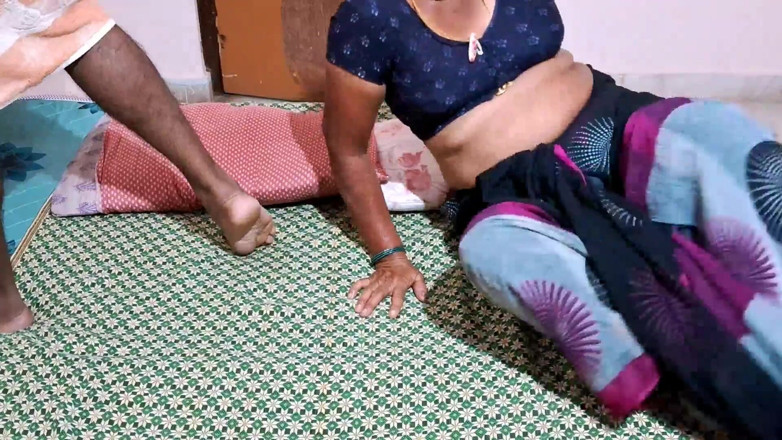 Desi mature: Vero sesso con una matura con una grande figa