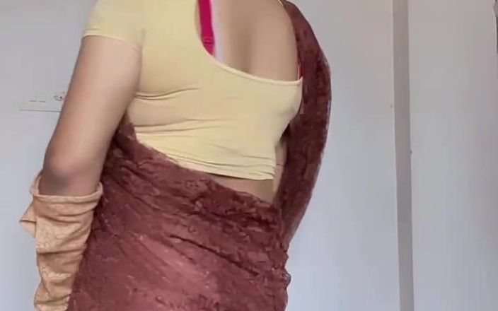 ModelMona14: Mona Bottom Crossdresser Saree