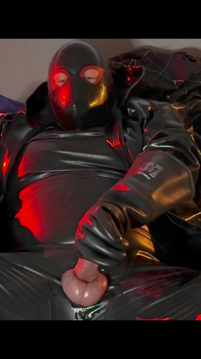 Rubber boots bull: 젖탱이를 빨고 따먹히는 거유녀