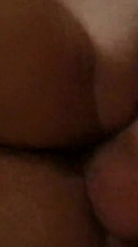 Napalona milf jedzie ostro i zostaje objęta spermą
