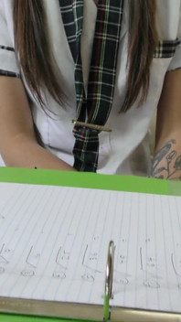 肯齐瑞安的导师知道如何让这个饥渴的小性爱走上正轨。