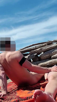 253 - Fingering Wet Pussy on Beach and Gets Caught and Interrupted by Watcher - Misscreamy