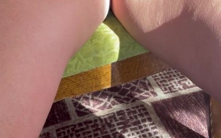 Lux Eva: Miré entre las piernas de mi esposa