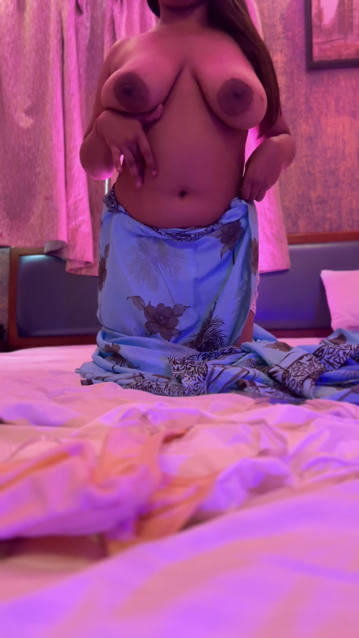 Indiankiraa: Video di spogliarello blue Sree
