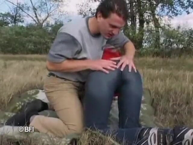 Hardcore Lovers of the world: He loves to share his wife with unknown men.