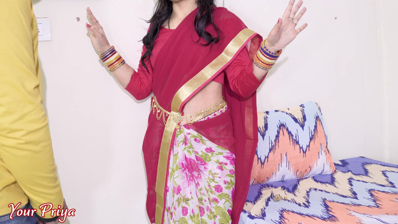 Your Priya: Devar为了操紧致的屁股而撕下紧身裤