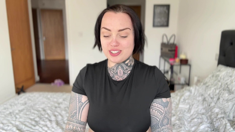 Miss Valentina: 의붓여동생 따먹기