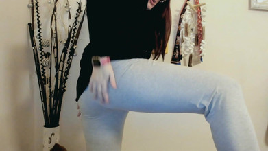 Nicoletta Embassi: Menina italiana peida debaixo da calça da academia