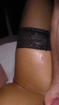 Extrémní gangbang s velkými prsy milf