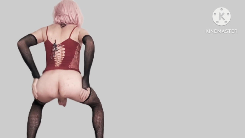 Kikimora: Waria trans-waria lagi asik menari dengan sensual