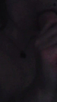 Ik verveelde me in bed vanavond, dus besloot ik een pik te zuigen en met mijn perfecte kont te spelen