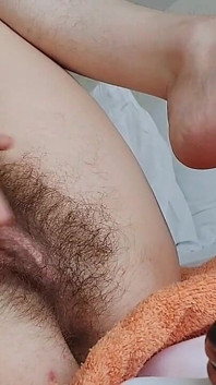 Mi masturbo al mattino per essere allegro tutto il giorno.
