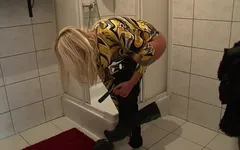 Girls Fingerring and Pissing