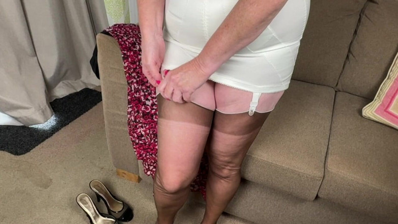 Aunty Sandra vintage girdle queen: Ciocia Sandra Summer Strip Vgq52