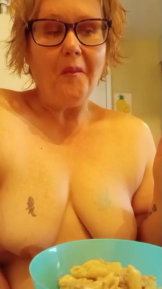 Sex therapy: 裸体舔舐