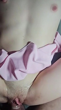 Divirtiéndose con hijastra apretado coño rosa