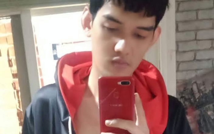 Boy wow: Gorąca azjatycka twink masturbuje się