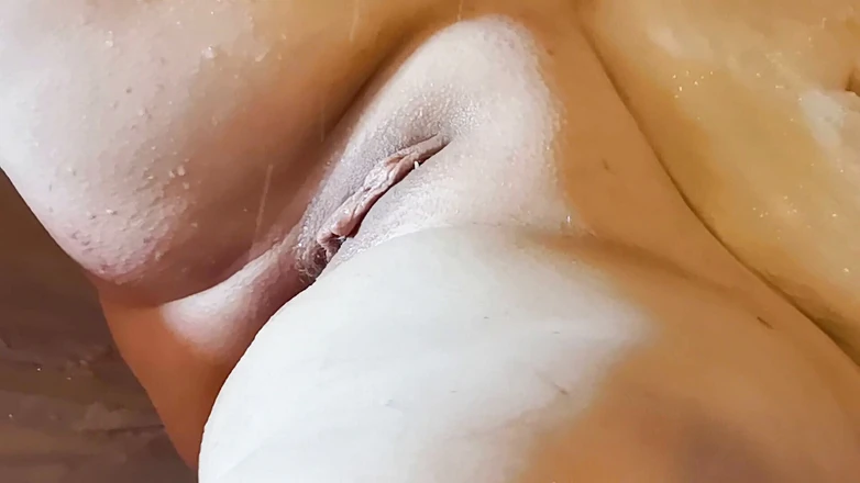 Bouncy Tits Action: Powder and slap her pussy hard