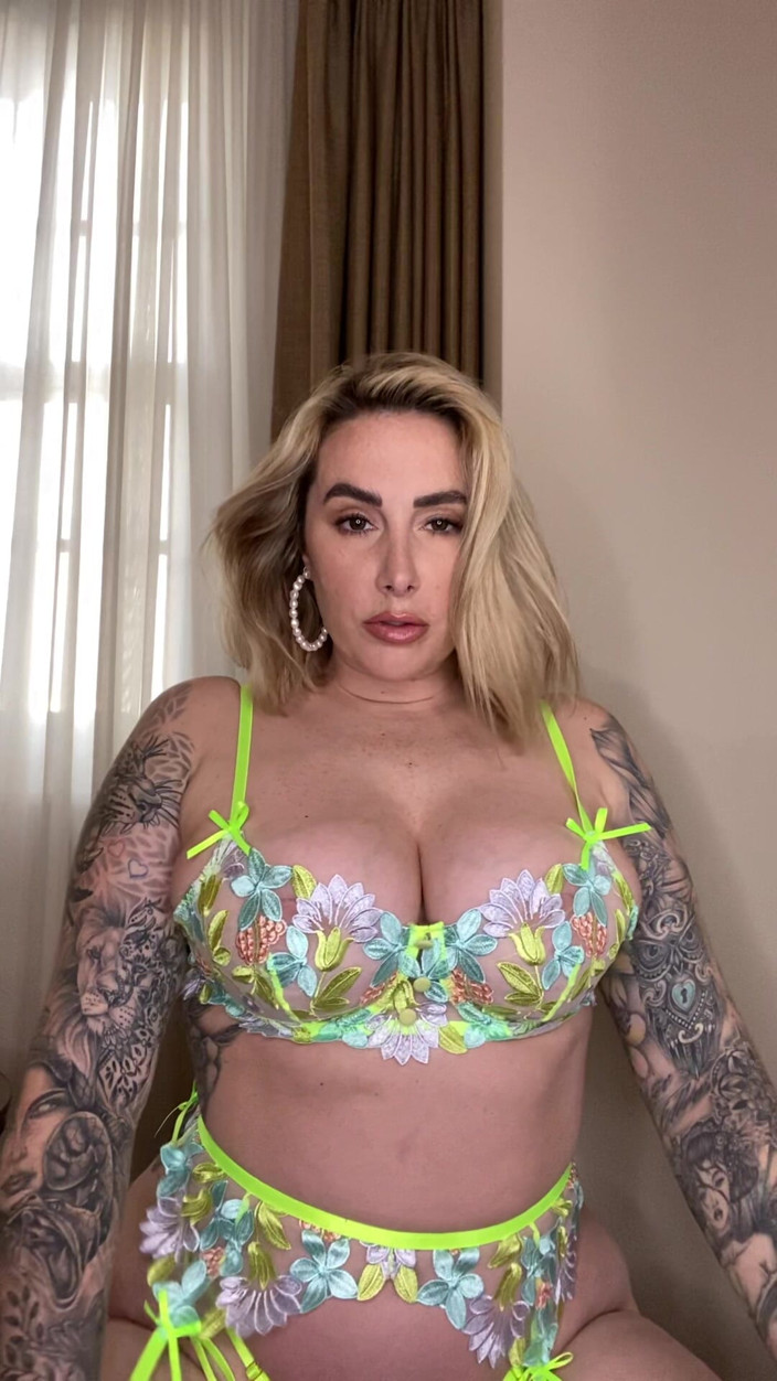 Paige Turnah: Enjoy My Ass While and Cum When I Ask to...