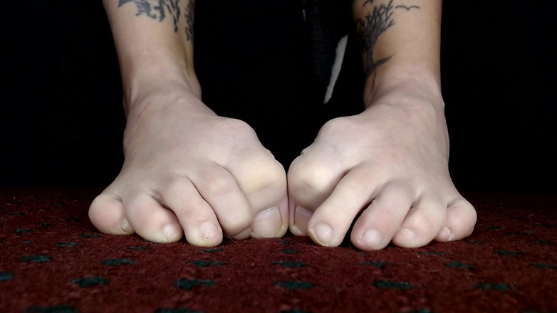 Abby Anna: Long Toes Wiggling Toes