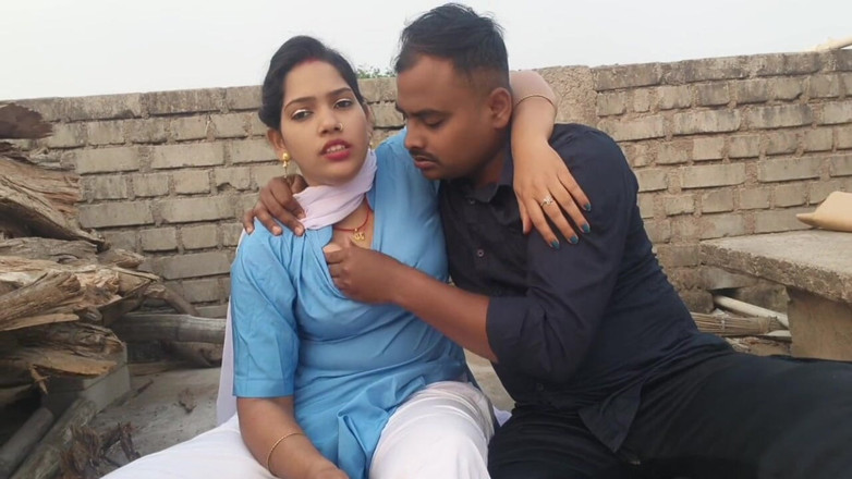 Sona bhabhi: 18 yaşındaki bakire üniversiteli kız açık havada desi kızda üvey erkek kardeşi...