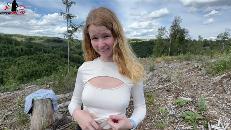 Bikergirl_97: Wanderung Eskaliert con sborrata dentro figa
