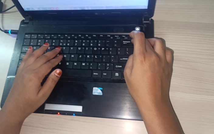 Inba: Femei căsătorite Dragoste la birou cu Malayala Sari