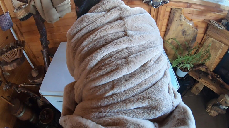 MilfyCalla: Неверная жена - друг кончает в ее волосатую киску 227