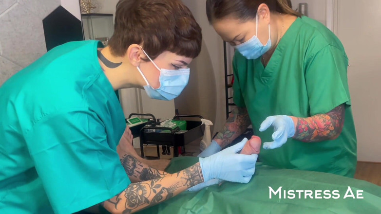 MistressAe: Double domme, examen de sondage medfet et traitements avec Madame...