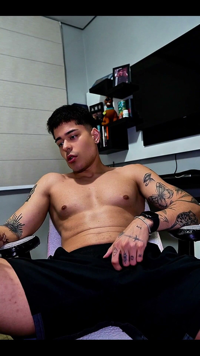 Teteu Santos: Came Back From the Gym with My Body on Fire