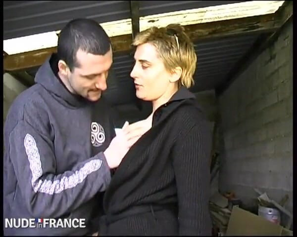 La France a Poil: Caroline hidup fantasi pembonceng kepada sepenuhnya.