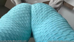 Long Toe Sally Big Buns: 기지와 함께하는 다운