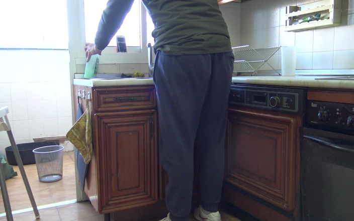 Souzan Halabi: Hijastro folla madrastra duro en la cocina