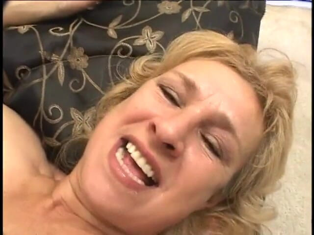 First Black Sexperience: Mature slut gets her face and pussy fucked at same...